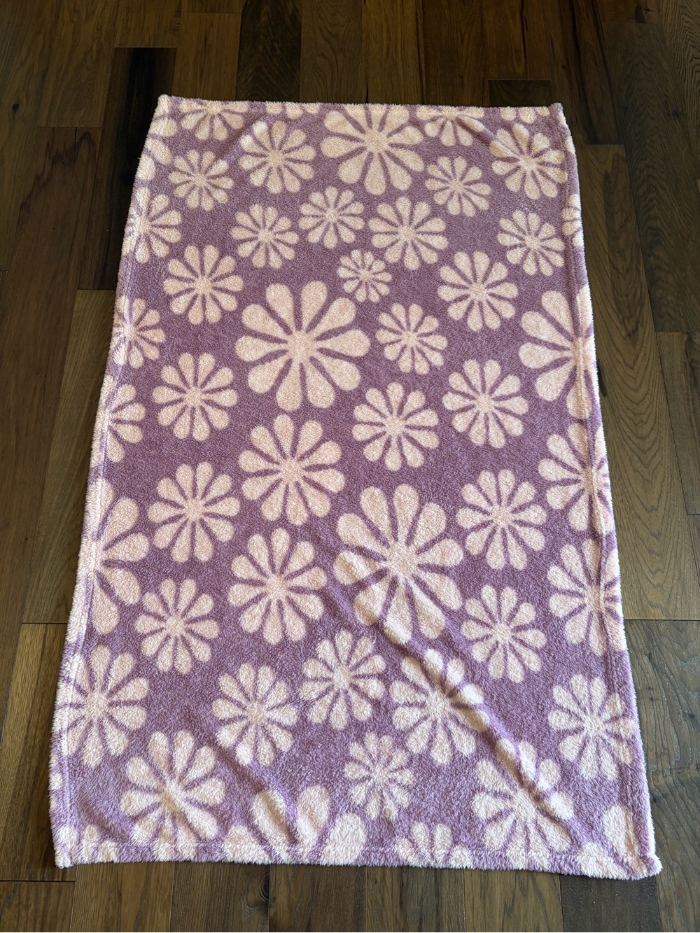 Target Fleece Throw Blanket Purple Lavender Pink Daisy Floral Print Cozy 63x38